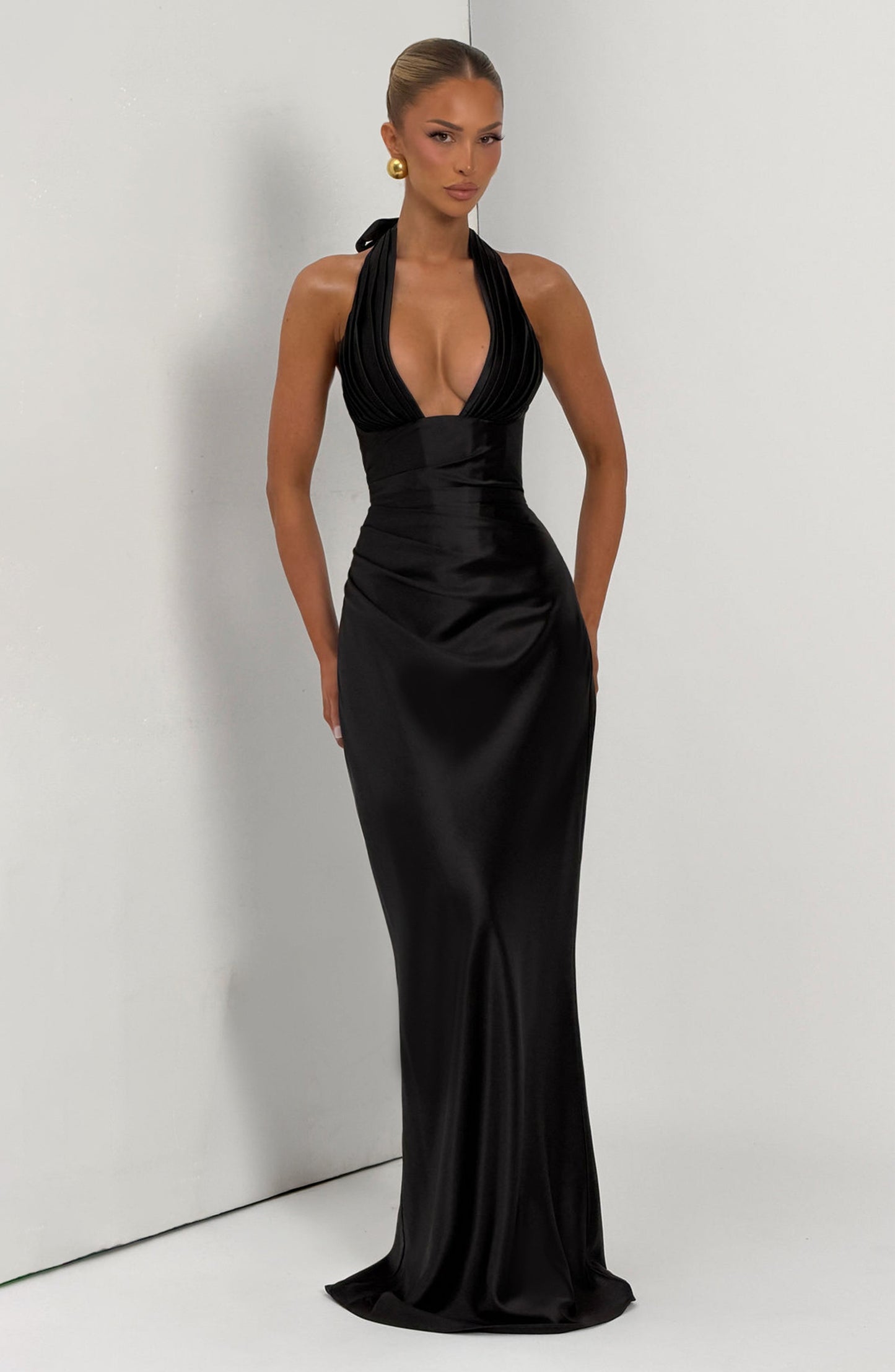 Robe Longue Satinée Plongeante Dos Nu