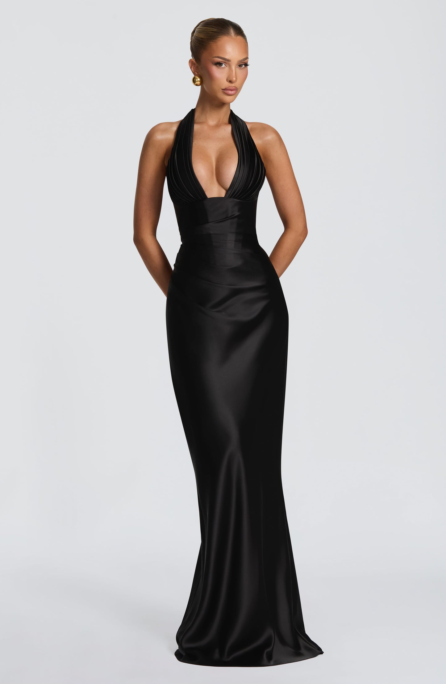 Robe Longue Satinée Plongeante Dos Nu